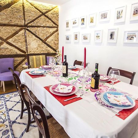 Typical Bairro Alto Apartment Lisbon Bagian luar foto
