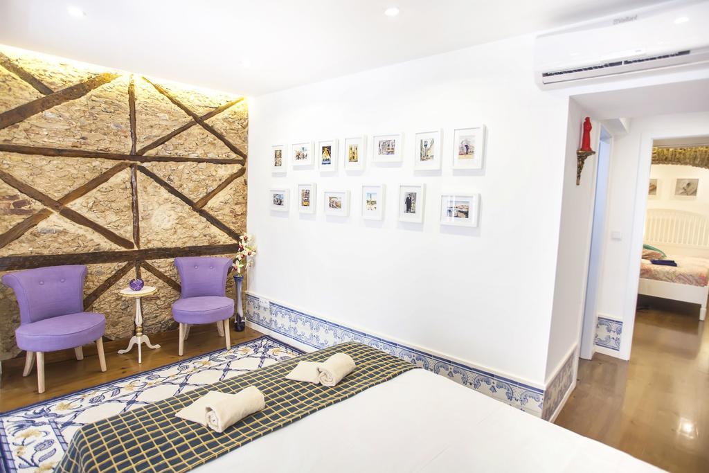 Typical Bairro Alto Apartment Lisbon Bagian luar foto