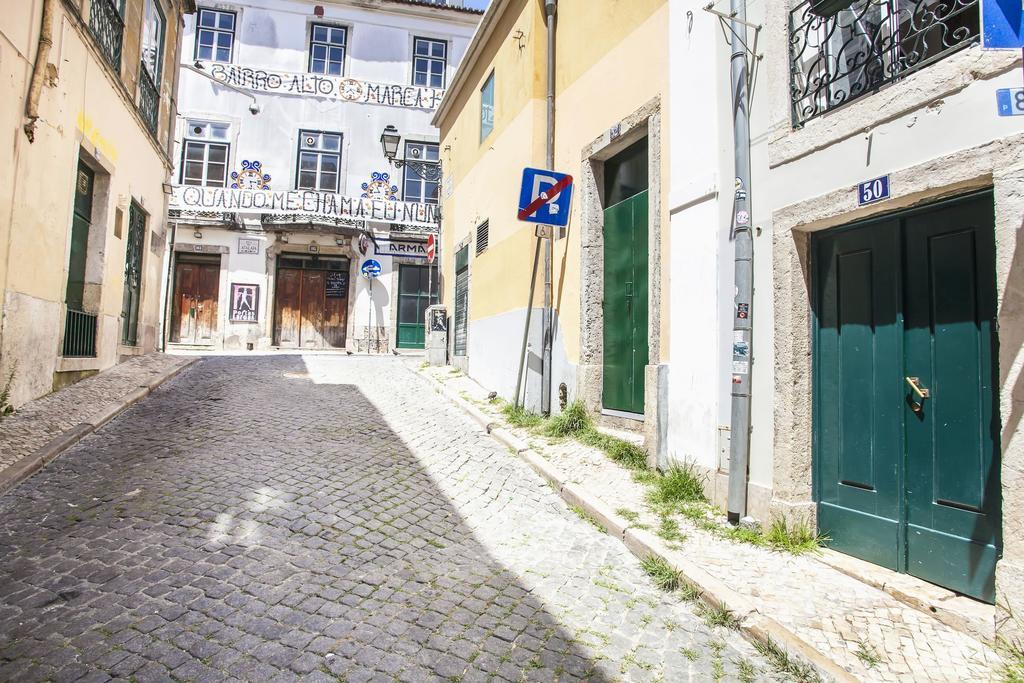 Typical Bairro Alto Apartment Lisbon Bagian luar foto