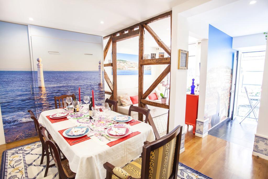 Typical Bairro Alto Apartment Lisbon Bagian luar foto