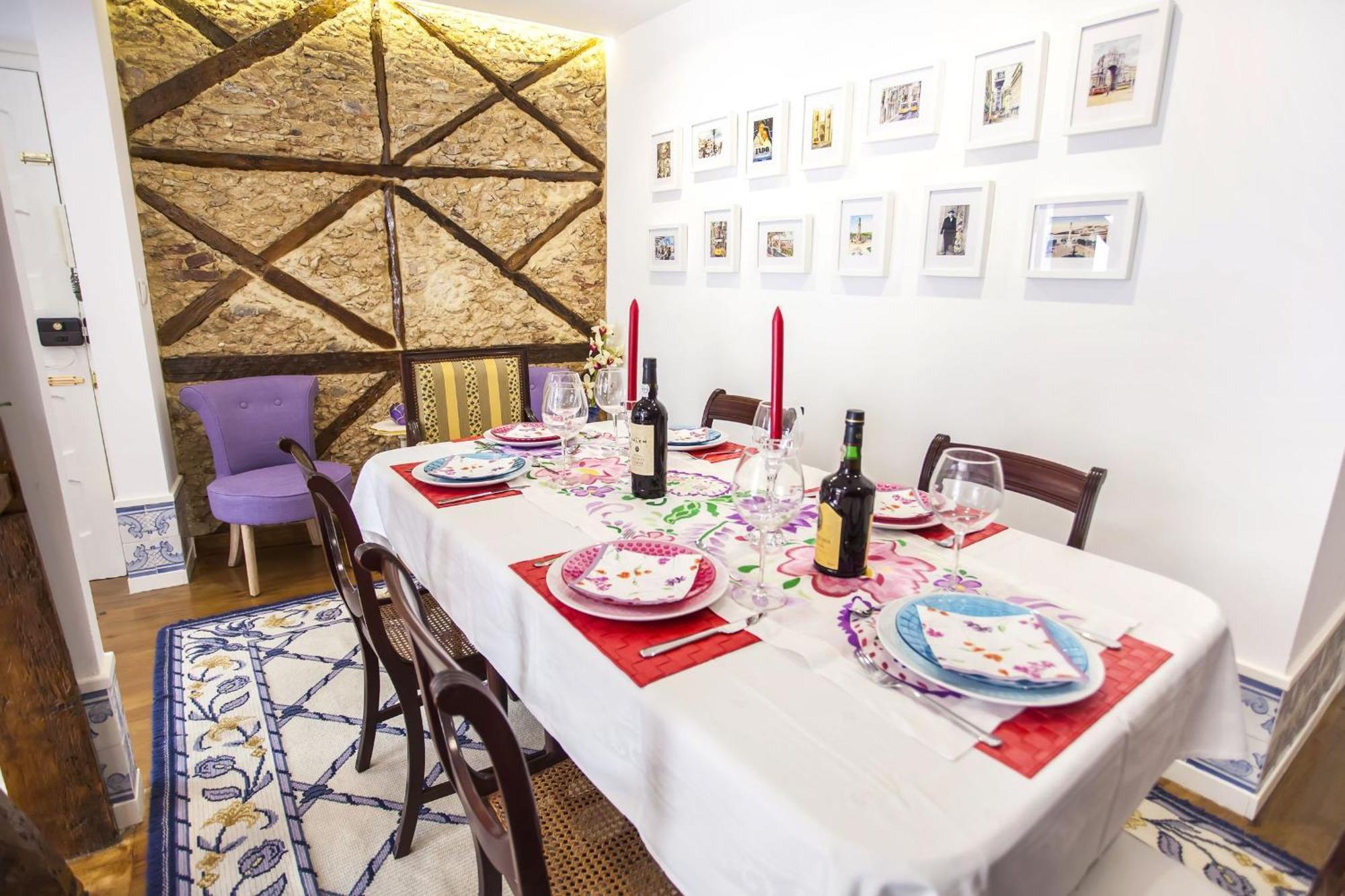 Typical Bairro Alto Apartment Lisbon Bagian luar foto