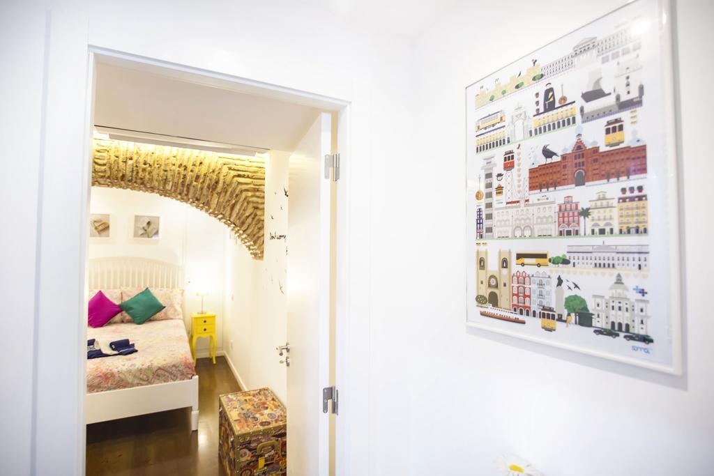 Typical Bairro Alto Apartment Lisbon Bagian luar foto