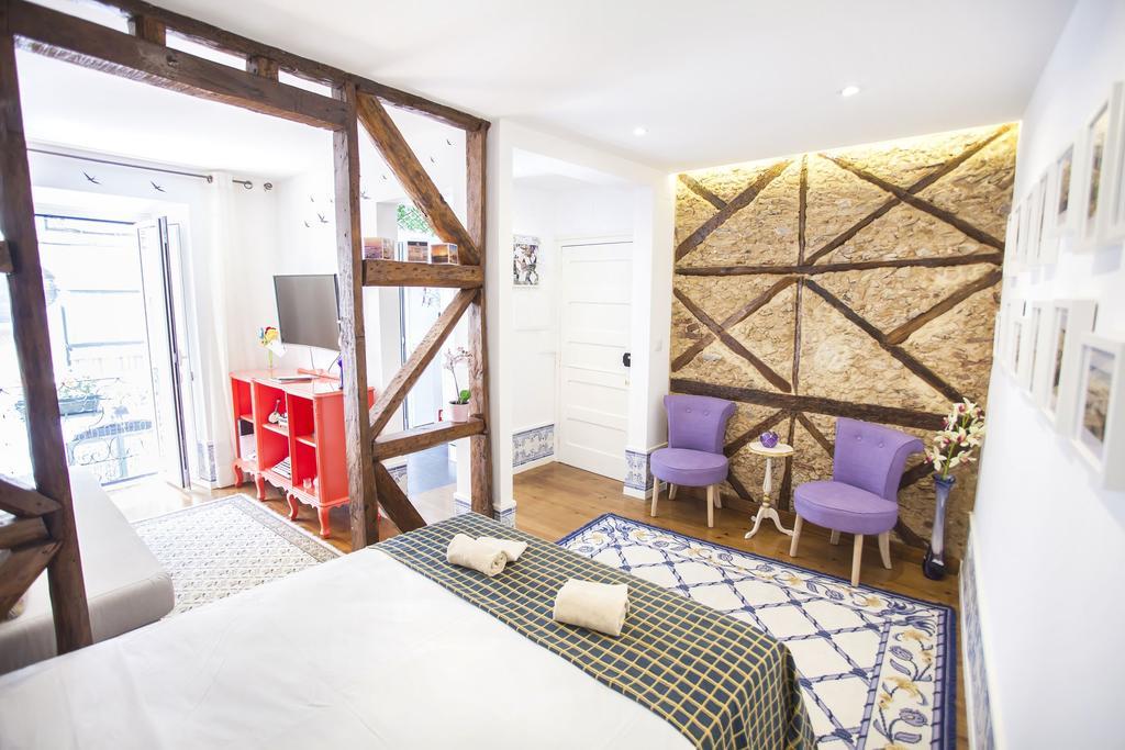 Typical Bairro Alto Apartment Lisbon Bagian luar foto